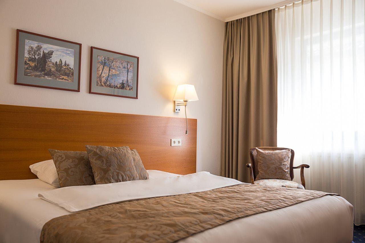 Hotel Brunnenhof Ханау-на-Майне Экстерьер фото
